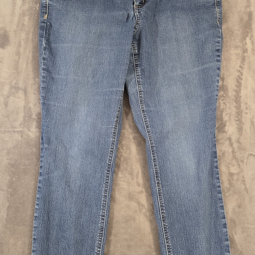 Christopher & Banks Petite Size 8 Straight Leg Jeans Medium Wash Stretch (9)